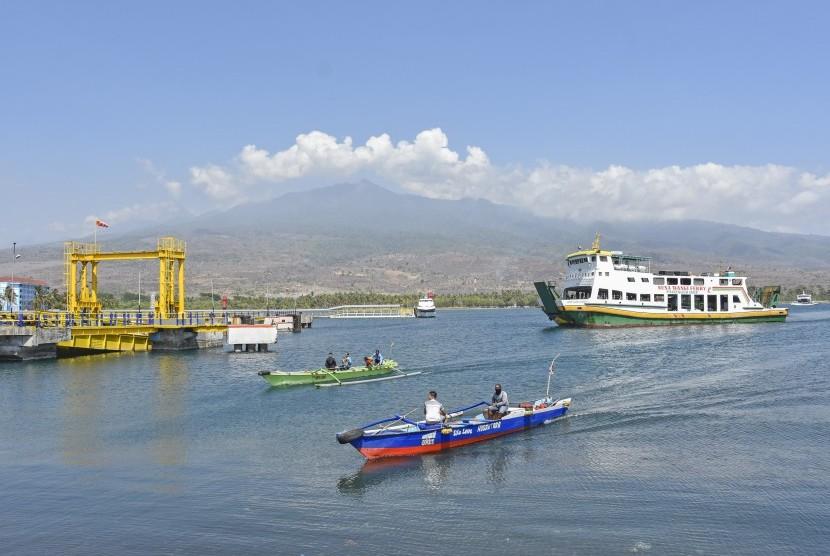 Kayangan Harbor