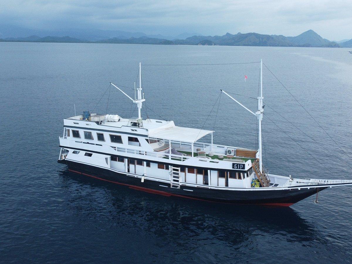 KLM Budi Jaya sailing boat
