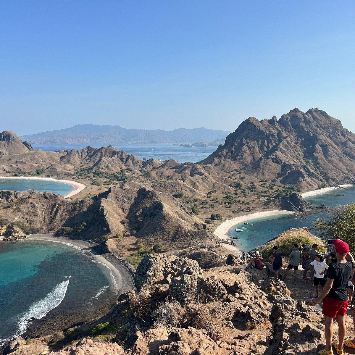 Long Pink Beach with turquoise water in Komodo National Park